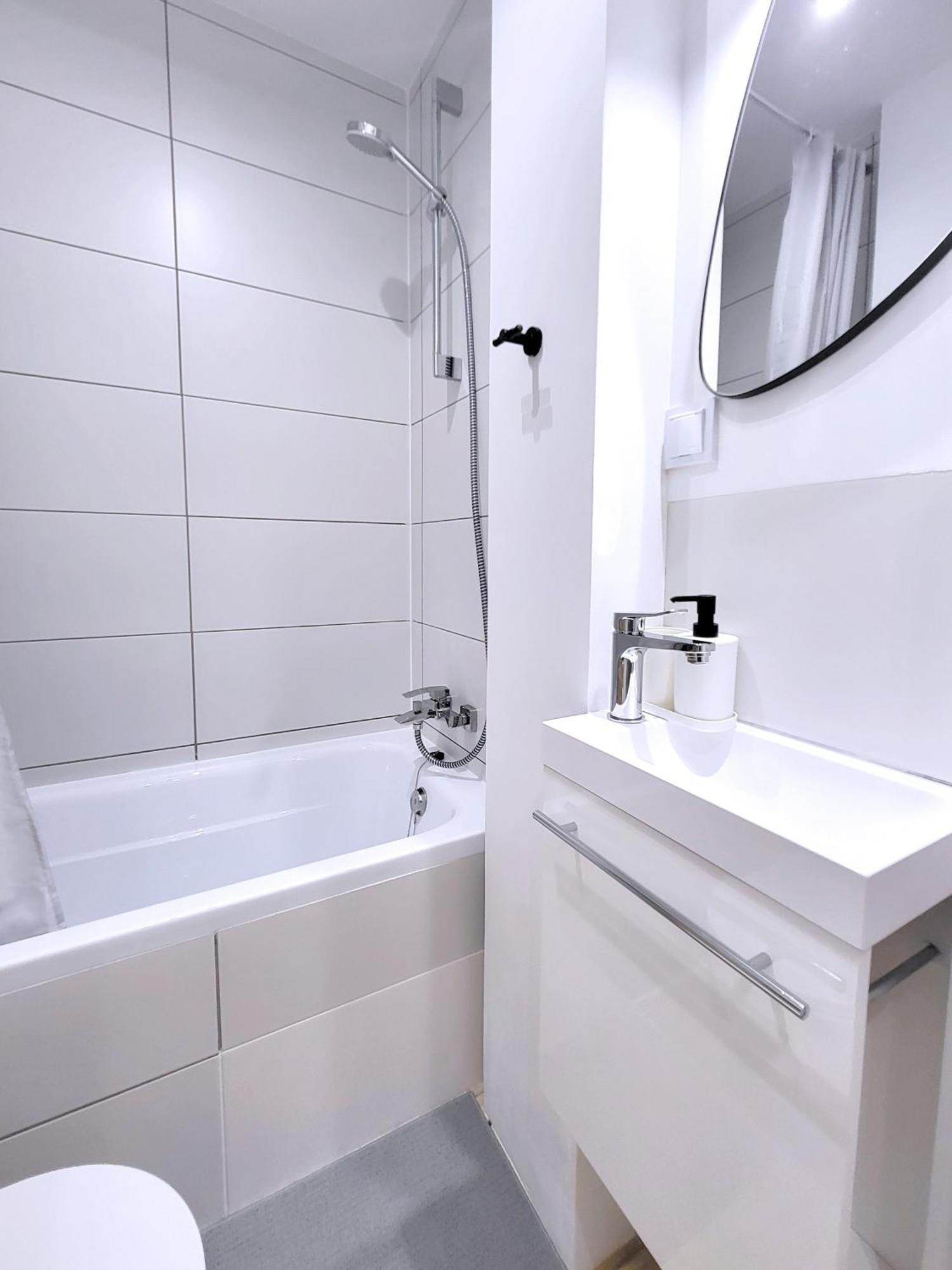 Enjoy! Srodmiescie Nowogrodzka Apartment Warsaw Exterior photo